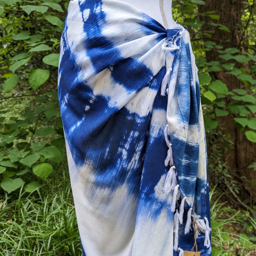 SOLEIL Pareo Wrap Swim Cover Up Sarong in Indigo Blue + White Tie Dye One Size - Picture 8 of 8